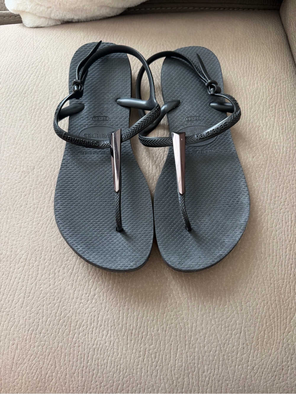 Havaianas Women's Black T-Strap Metallic Accent Sandals